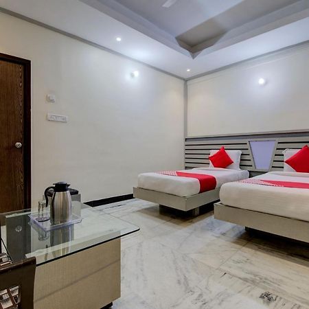 Oyo 1545 Hotel Shivani International Ahmadabad Zewnętrze zdjęcie