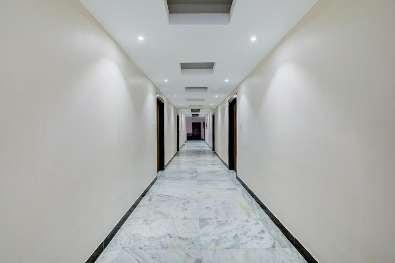 Oyo 1545 Hotel Shivani International Ahmadabad Zewnętrze zdjęcie