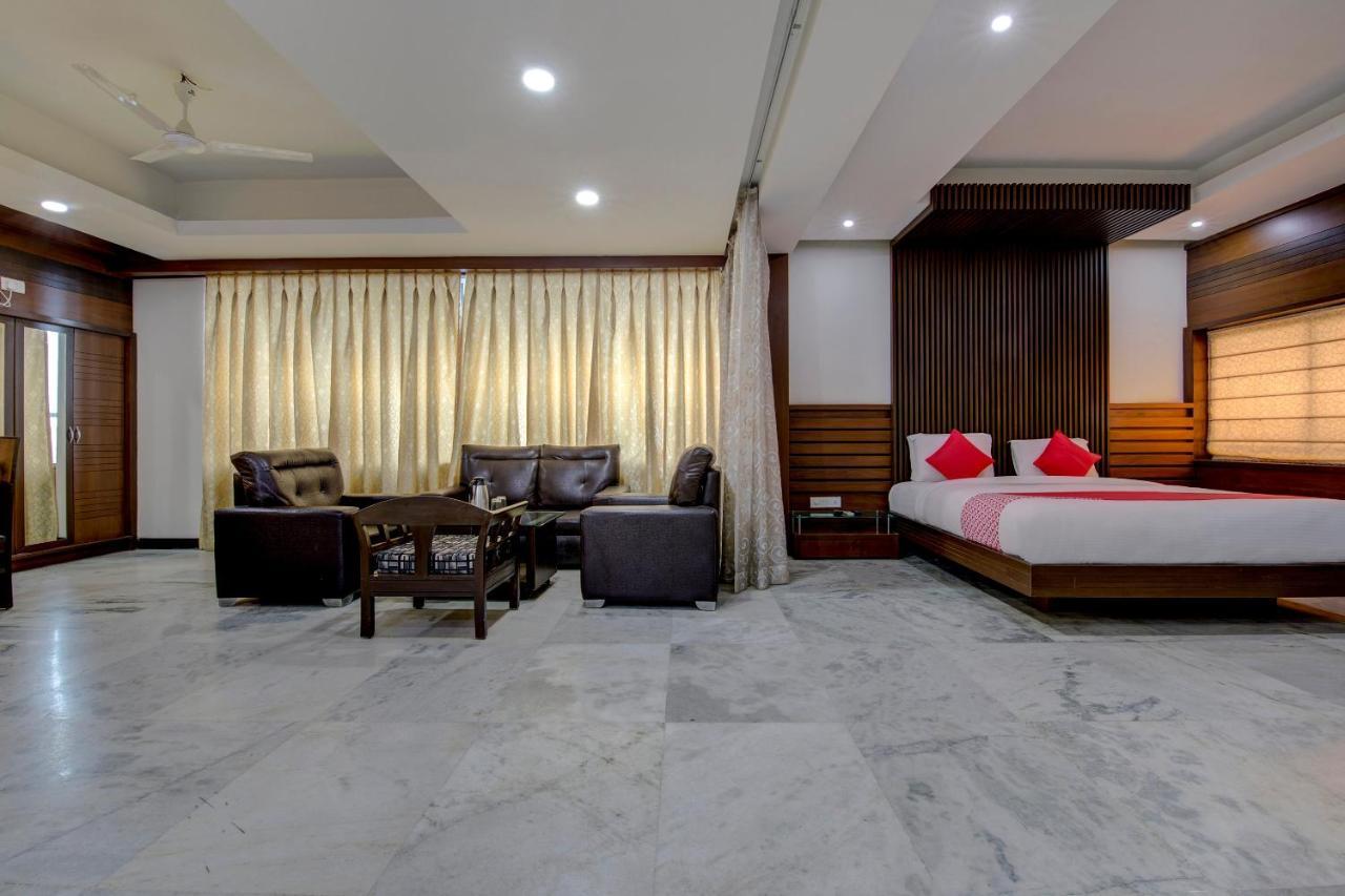 Oyo 1545 Hotel Shivani International Ahmadabad Zewnętrze zdjęcie