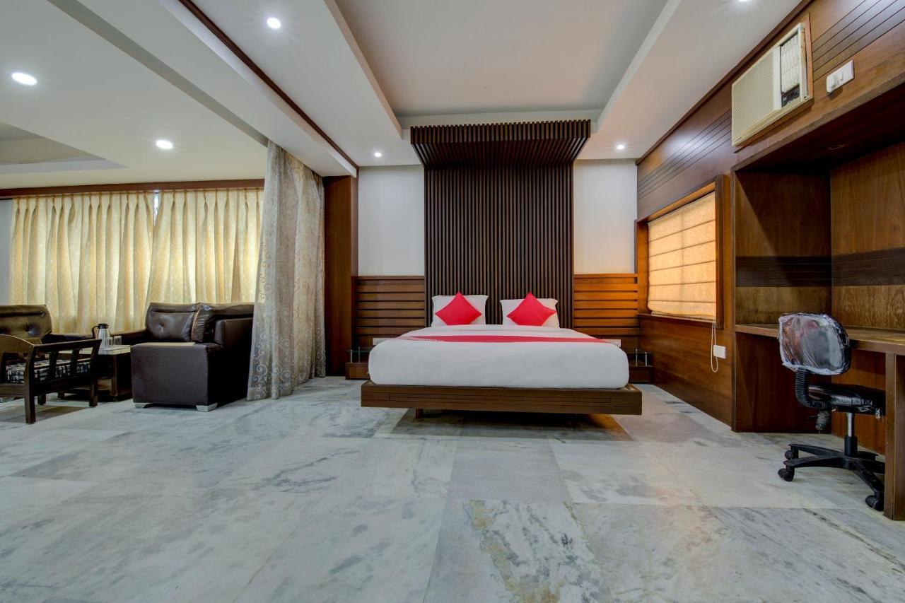 Oyo 1545 Hotel Shivani International Ahmadabad Zewnętrze zdjęcie