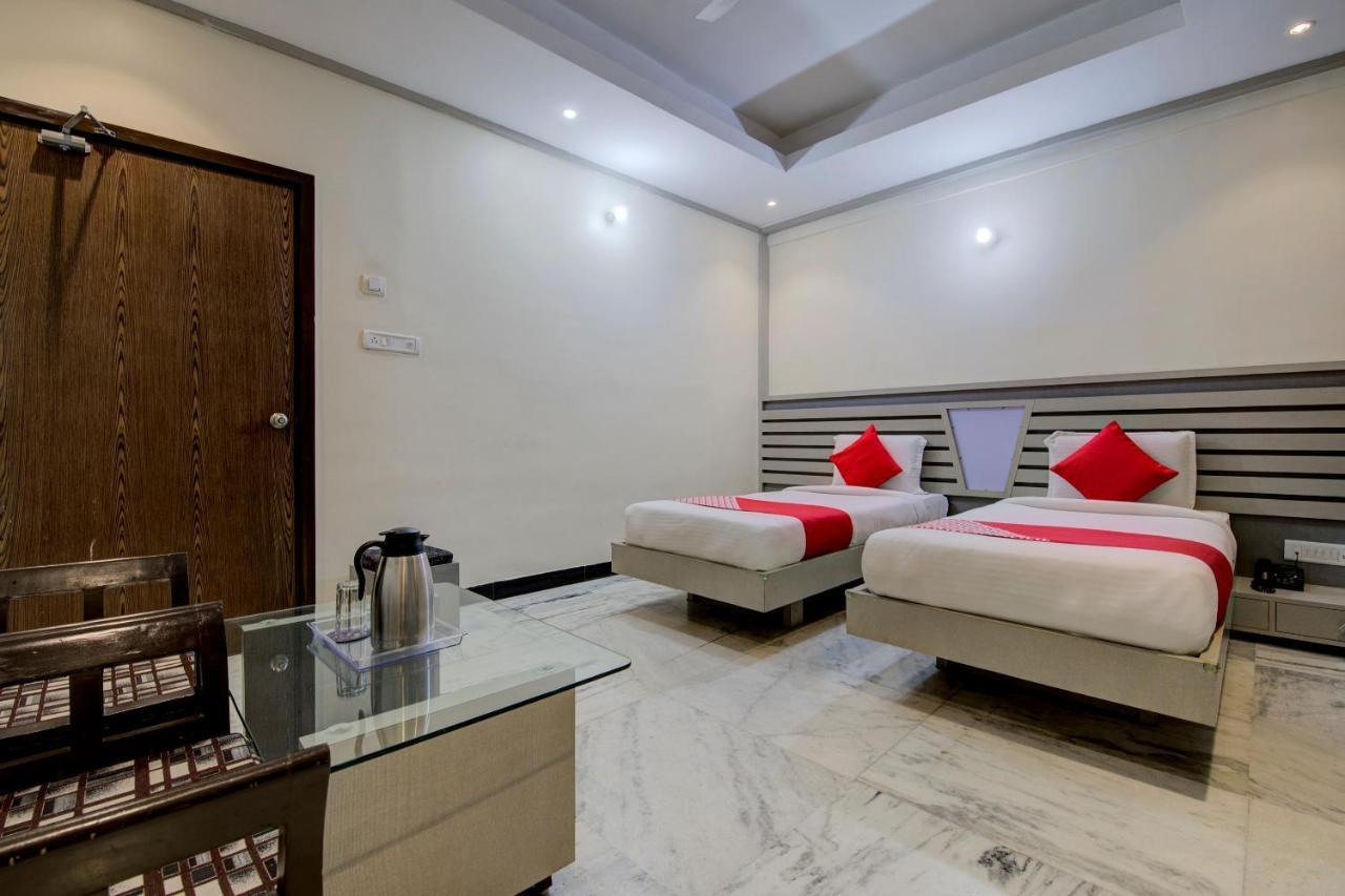 Oyo 1545 Hotel Shivani International Ahmadabad Zewnętrze zdjęcie