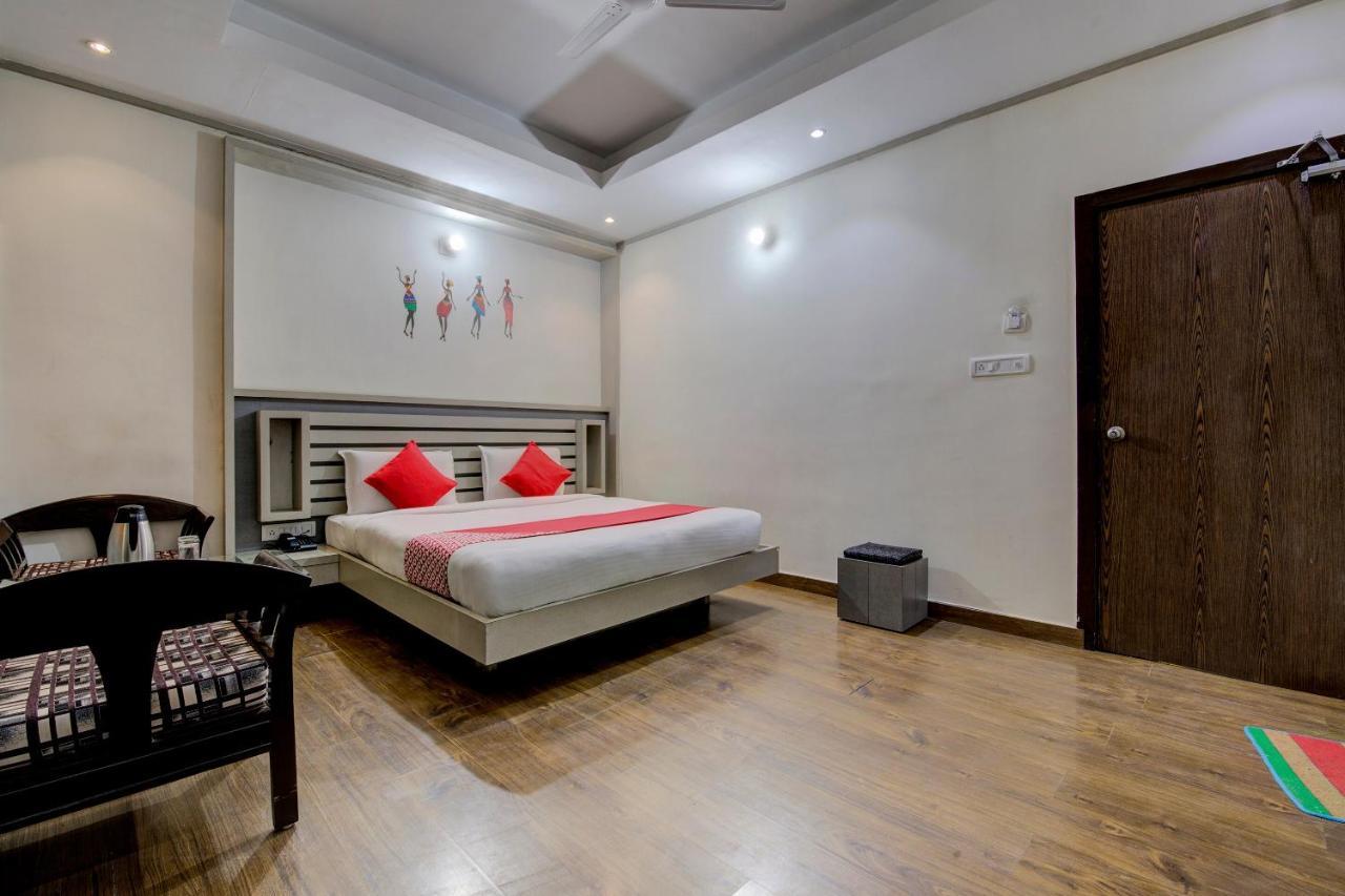Oyo 1545 Hotel Shivani International Ahmadabad Zewnętrze zdjęcie