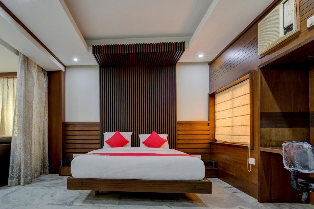 Oyo 1545 Hotel Shivani International Ahmadabad Zewnętrze zdjęcie