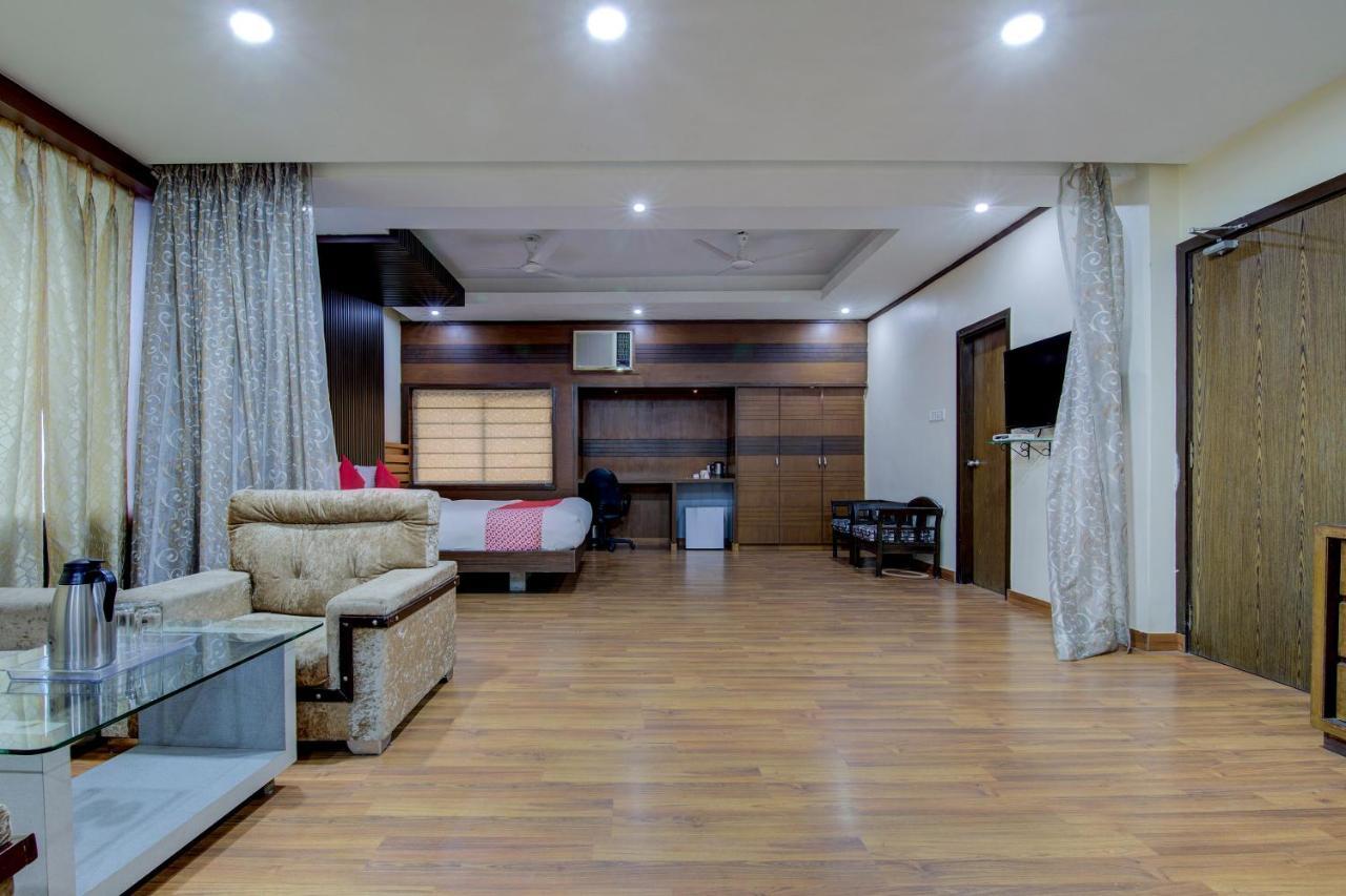 Oyo 1545 Hotel Shivani International Ahmadabad Zewnętrze zdjęcie