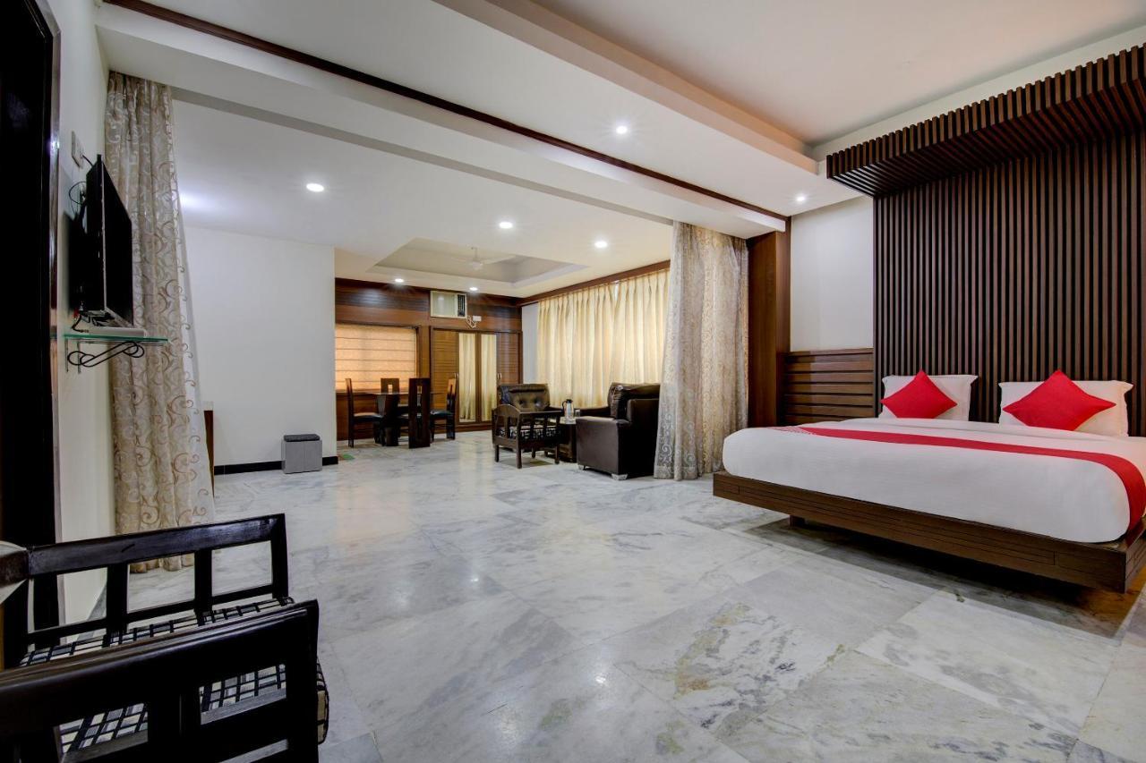 Oyo 1545 Hotel Shivani International Ahmadabad Zewnętrze zdjęcie