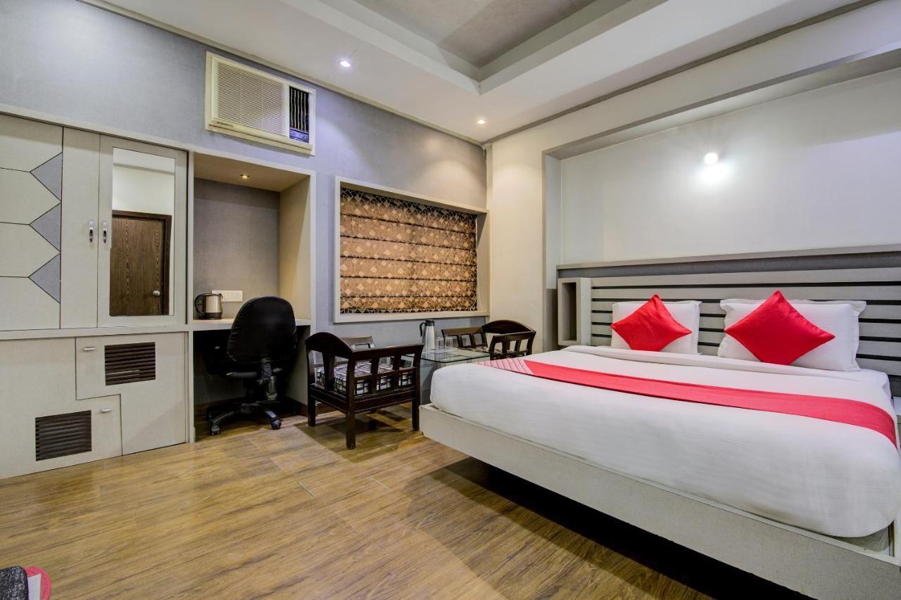 Oyo 1545 Hotel Shivani International Ahmadabad Zewnętrze zdjęcie