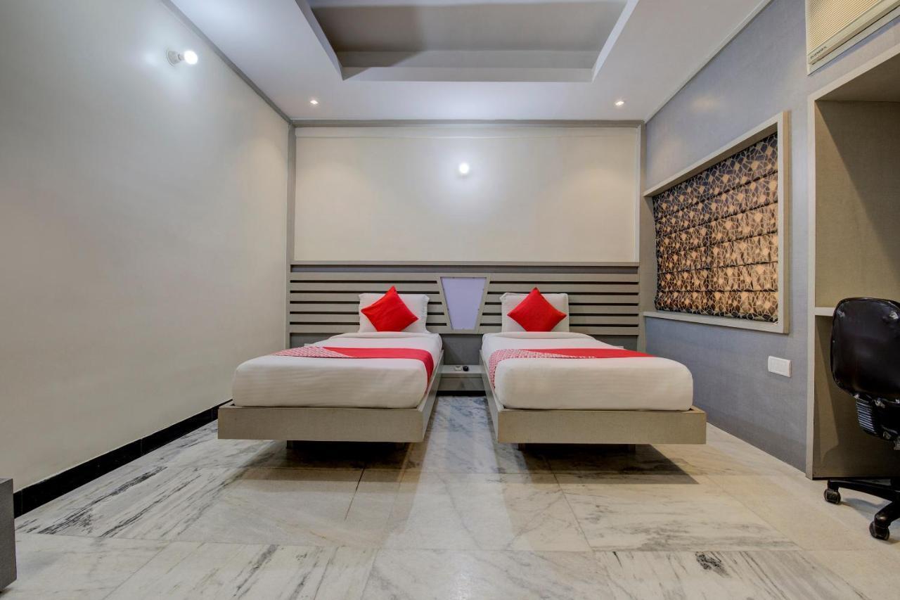Oyo 1545 Hotel Shivani International Ahmadabad Zewnętrze zdjęcie