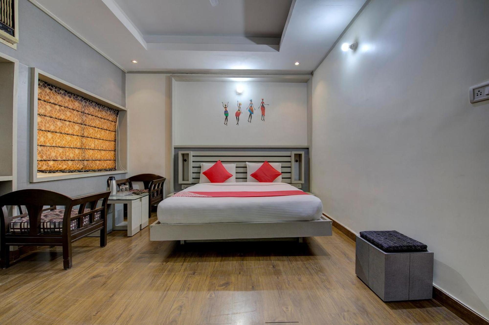 Oyo 1545 Hotel Shivani International Ahmadabad Zewnętrze zdjęcie