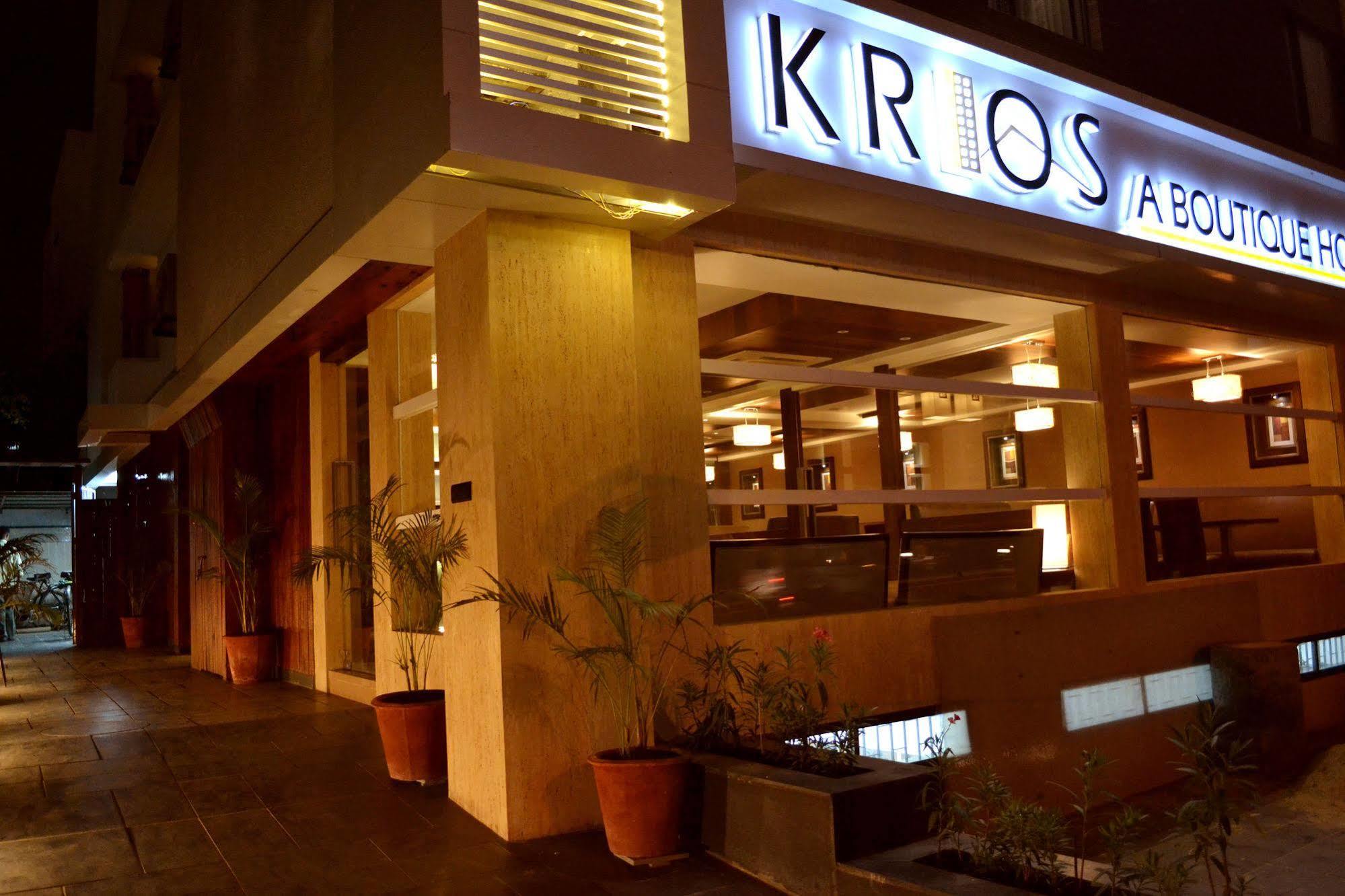 Oyo 1545 Hotel Shivani International Ahmadabad Zewnętrze zdjęcie