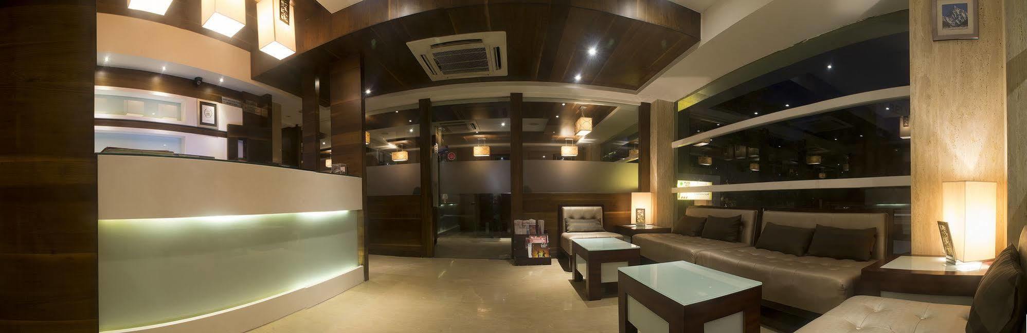 Oyo 1545 Hotel Shivani International Ahmadabad Zewnętrze zdjęcie