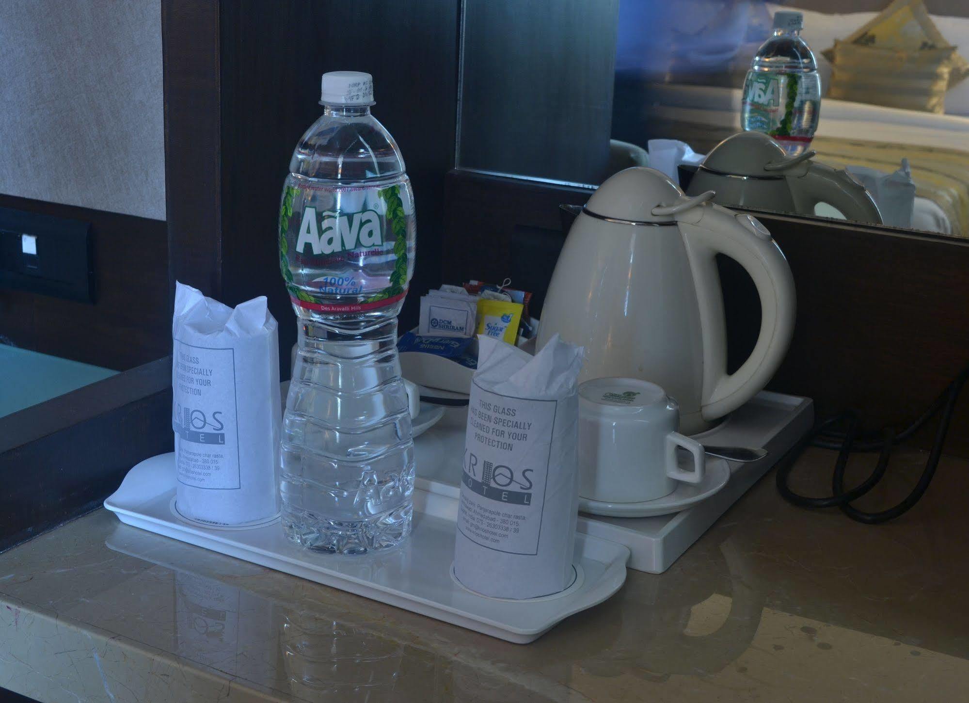 Oyo 1545 Hotel Shivani International Ahmadabad Zewnętrze zdjęcie